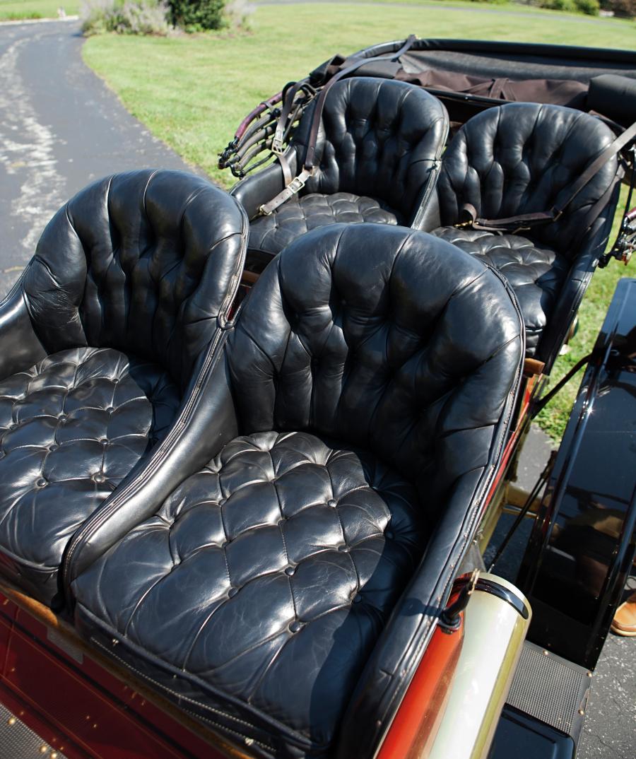 Интерьер Stanley Model R Roadster 1909 года  (фото 8 из 17)